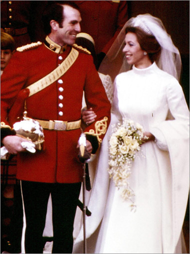 英国皇室历代新娘婚纱礼服大盘点