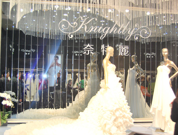 中国婚纱摄影网_中国婚纱市场