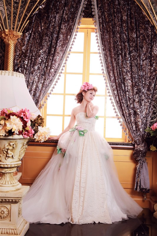 周克华女友五千元写真系在宜宾台北新娘拍摄(