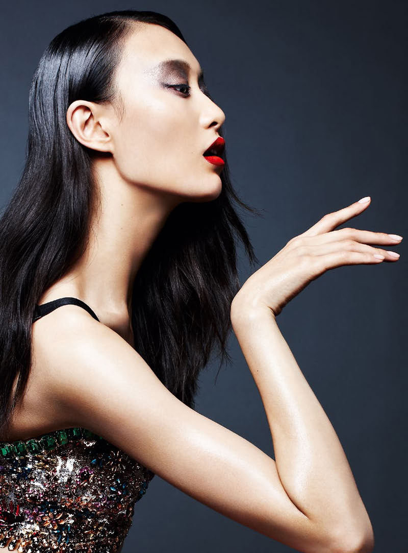 摄影师冯志凯  为中国超模秦舒培拍摄西班牙时尚周刊《s moda》的封面
