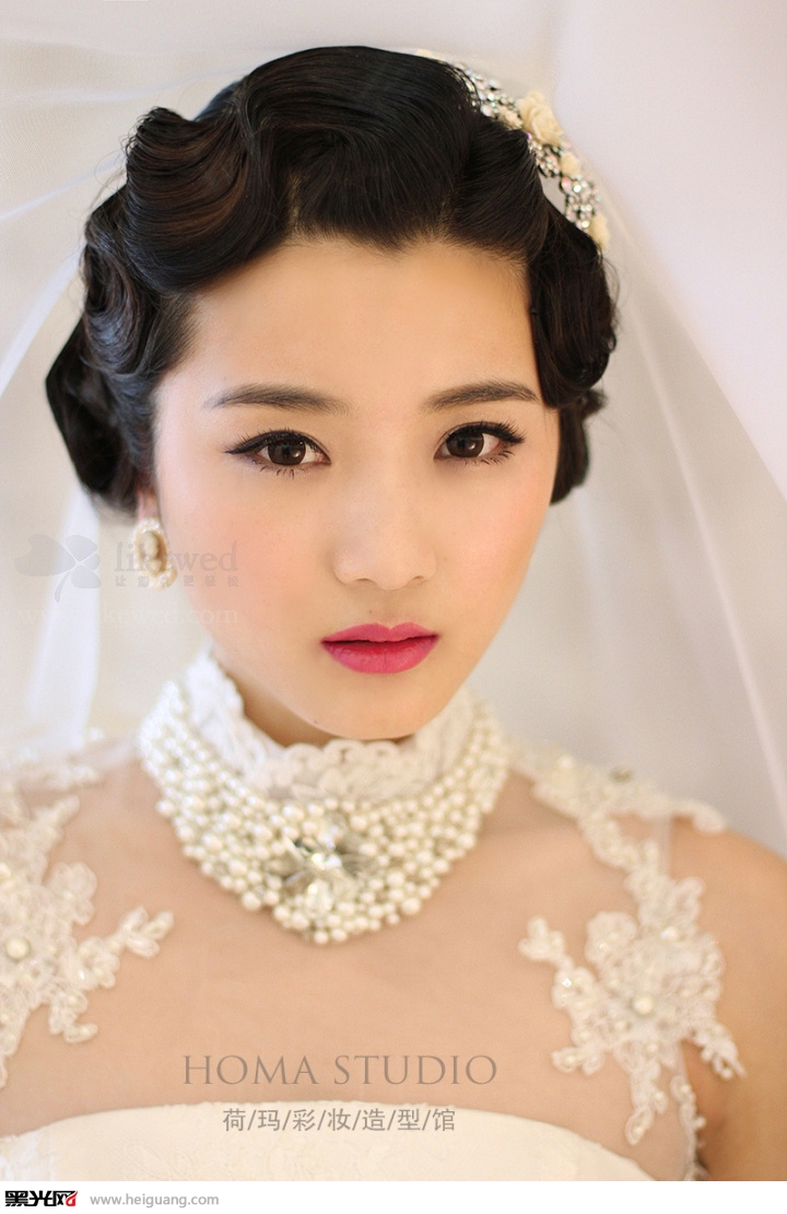 婚礼化妆_婚礼当天新娘化妆跟拍_北京成远化妆学校图片