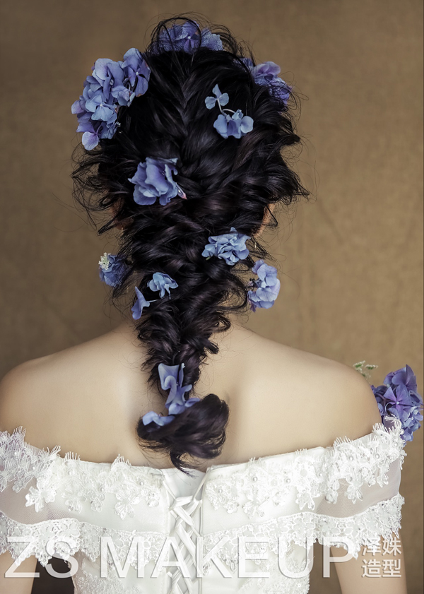 新娘发型让鲜花点燃幸福的婚礼主题,既柔美,清新而美好,每一款都美