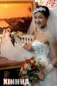 华裔小姐冠军演绎时尚婚纱