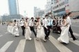 最新影楼资讯新闻-“婚礼预演”首现山东潍坊2006-5-19