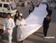 最新影楼资讯新闻-33米长巨型婚纱亮相山东沂南