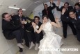 最新影楼资讯新闻-美国新人完成世界首场“零重力”婚礼