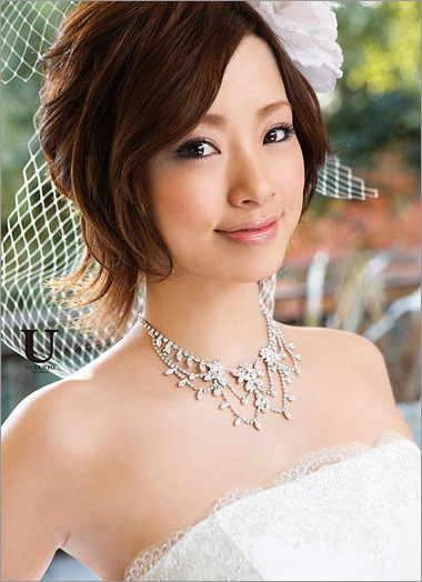 日本女星上户彩华丽婚纱写真大赏　婚嫁资讯　婚纱摄影