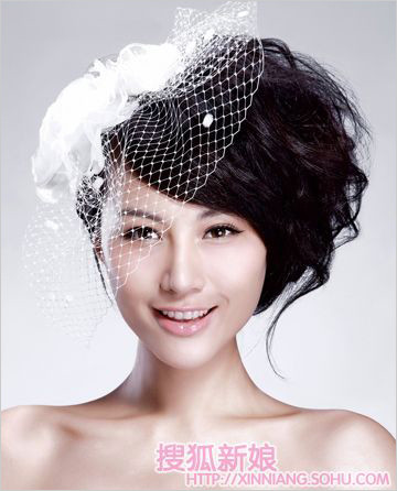 新娘盘发与妆容的完美结合　化妆造型