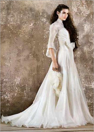 秋冬新娘的长袖款婚纱礼服 美丽不“冻”人