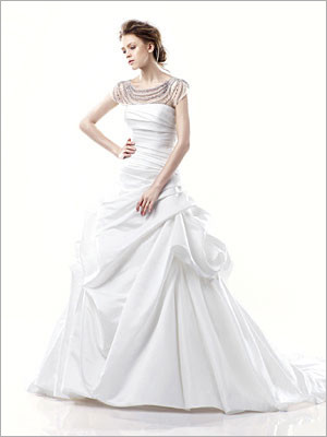 淡雅纯白婚纱 演绎清新质感低调奢华 婚纱礼服