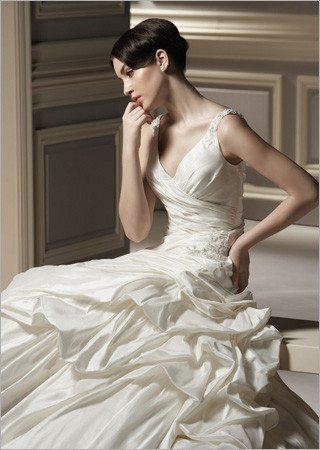 新娘婚纱挑选宝典 解析不同身材的适合款 婚纱礼服