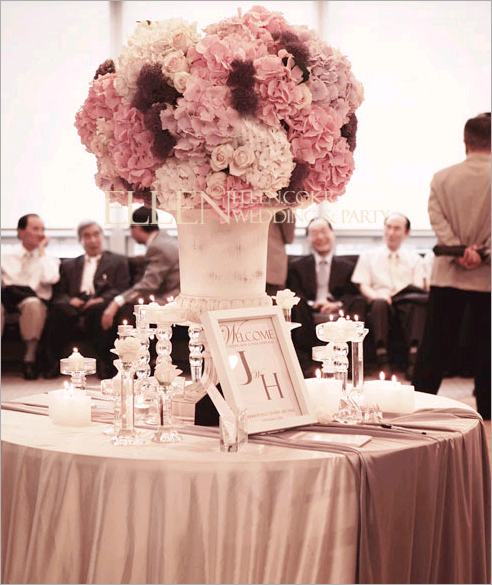 韩国婚礼相片装饰区 与亲朋共享爱的点滴 婚礼策划