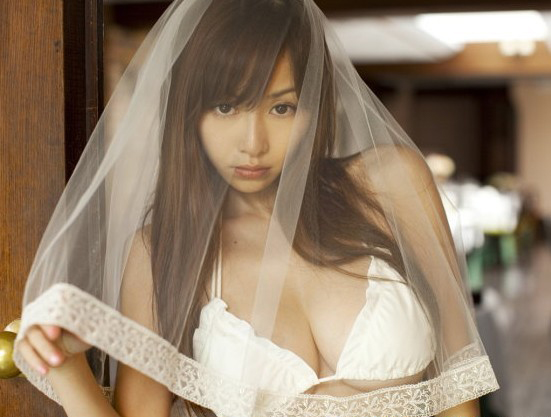 最新影楼资讯新闻-日本90后人气美女内衣婚纱拍写真
