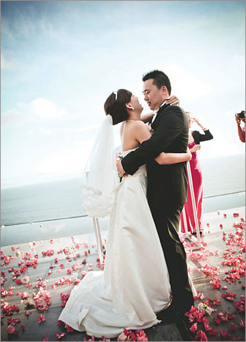 巴厘岛 充满浪漫笑语的婚礼