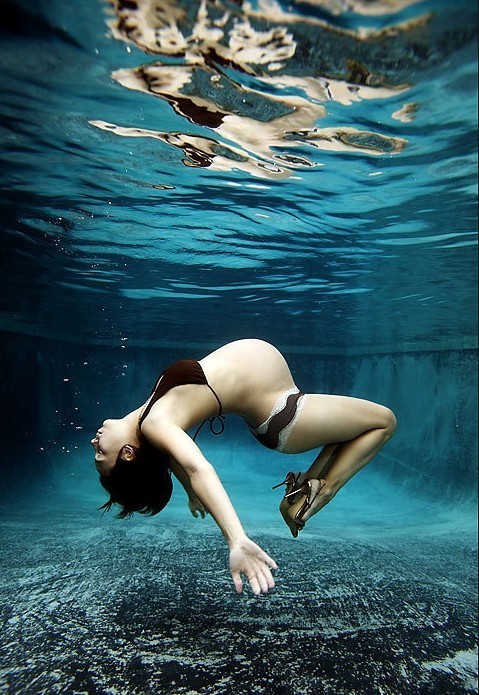 女人最美线条 超唯美孕妇水下摄影