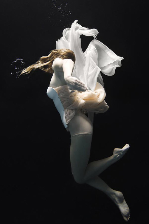 唯美的水下芭蕾人体摄影作品欣赏