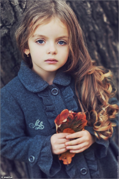 俄罗斯4岁超模米兰·库尔尼科娃私房萌照