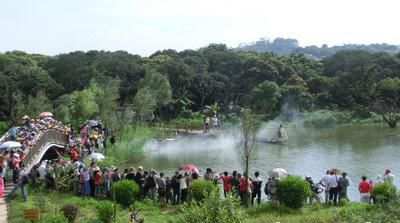 影友在濕地公園攝影創(chuàng)作