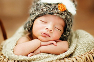 睡梦天使的微笑：高手拍摄初生婴儿萌照