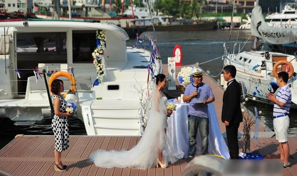 最新影楼资讯新闻-三亚婚礼产品展示：举行“爱的启航”游艇婚礼