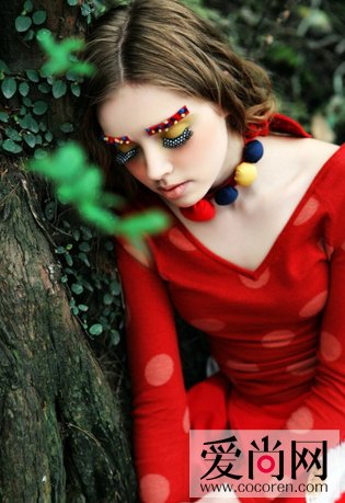 色彩缤纷的波点时尚彩妆惊艳森林　化妆造型