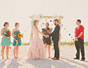 最新影楼资讯新闻-佛罗里达海滩婚礼　海风轻拂的浪漫恋歌