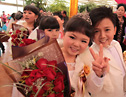 小人国里的大喜事：北京七对“袖珍人”举行集体婚礼