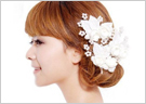 最新影楼资讯新闻-韩式新娘造型 洁白发饰显美感