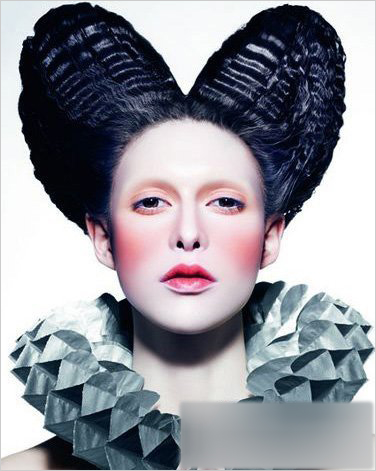 2013哥特式妆容流行趋势 打造魔界般的视觉神话