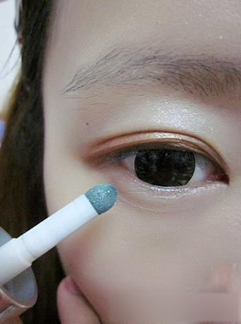 日系减龄大眼妆教程 让双眼掩饰你的年龄
