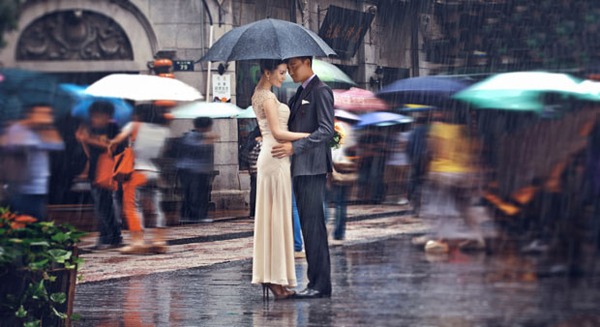 雨中街景婚纱拍摄5个要点