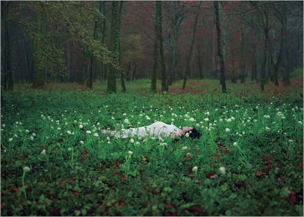 日本摄影家Izima Kaoru：唯美的死亡