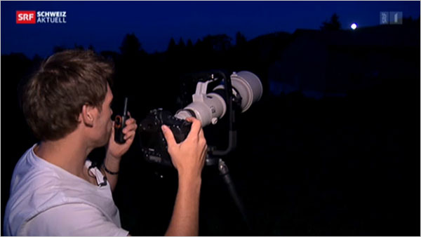 活用1600mm超级大炮镜头，重现电影ET外星人经典飞月画面