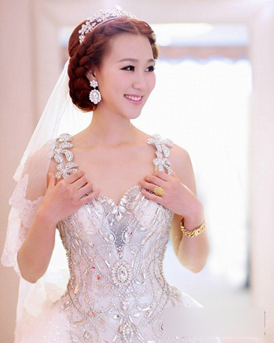 新颖韩式新娘发型彰显美丽迷人魅力