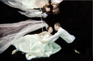 最新影楼资讯新闻-灵动唯美：独具创意的水下婚纱摄影