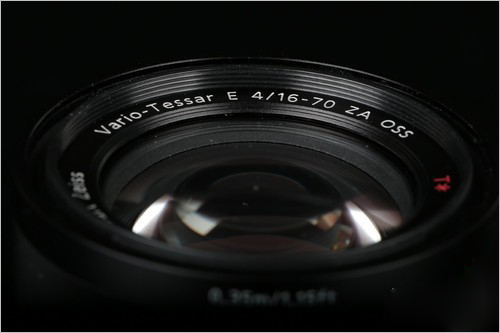 索尼E 16-70mm f/4 ZA镜头细节外观