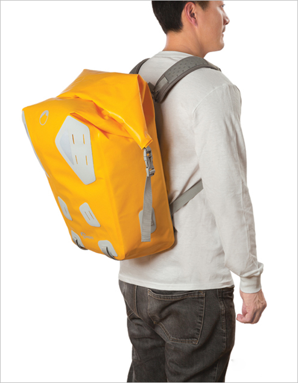 Dry Zone Backpack 防水族旅行袋/背包