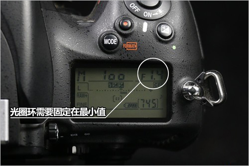 蔡司Otus 55mm F1.4镜头光圈环位于最小光圈机身肩屏显示