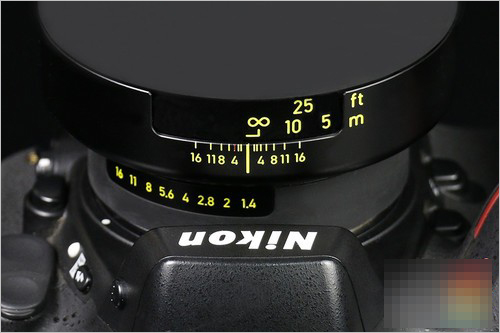 蔡司Otus 55mm F1.4镜头光圈环位于最大光圈处细节
