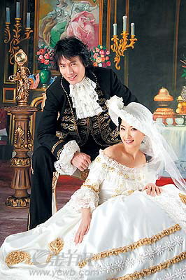欧洲皇室婚纱_欧洲皇室宫廷婚纱(2)