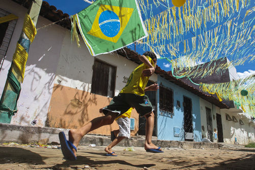 最新影楼资讯新闻-摄影记录巴西***：场面热烈却依然备受争议