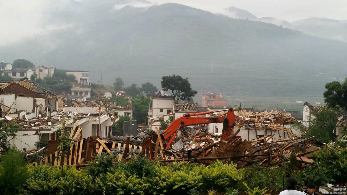 8月4日，震中龙头山镇骡马口。毛利辉 摄