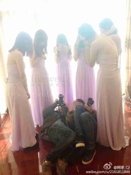 用生命拍照的婚礼摄影师们