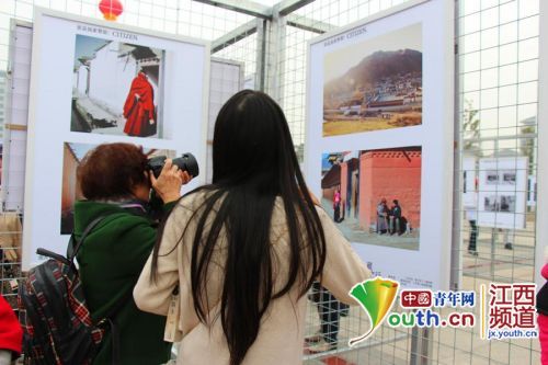 首届“金驹奖”世界大学生摄影展