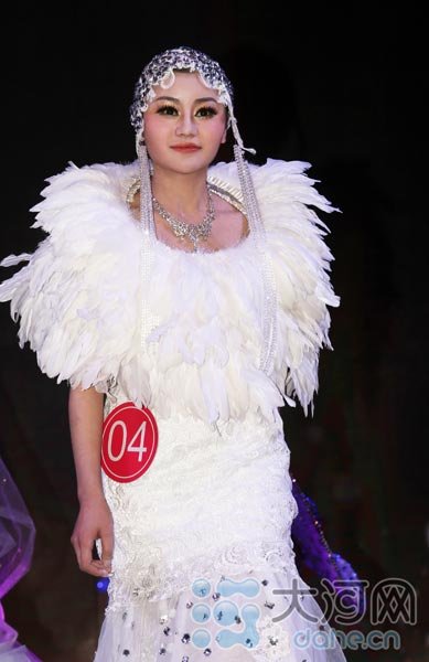 国际彩妆大赛选拔赛上现“鸟巢”妆容