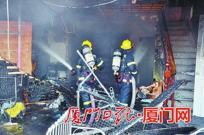 最新影楼资讯新闻-福建厦门一影楼突发火灾 店内服装道具付之一炬