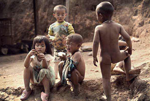 吕继林摄影画册《幸福在哪里》关注留守儿童