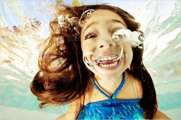 最新影楼资讯新闻-儿童摄影玩出新花样 天真烂漫的水下狂欢