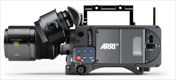 《速激7》使用的主力摄影机是德国阿莱公司生产的alexa xt摄影机.