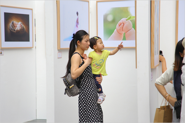 重庆金夫人承办婚纱照时代展